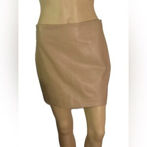 Express Mini Skirt women’s size 4  nwt